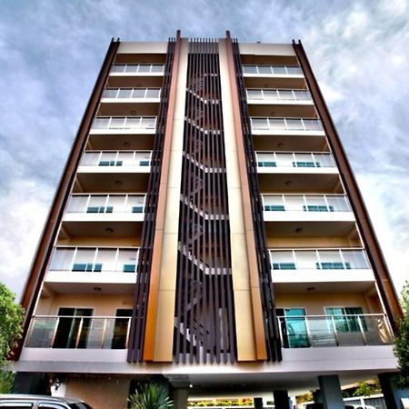בנגקוק The Aim Sathorn Hotel מראה חיצוני תמונה