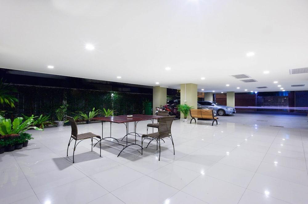 בנגקוק The Aim Sathorn Hotel מראה חיצוני תמונה