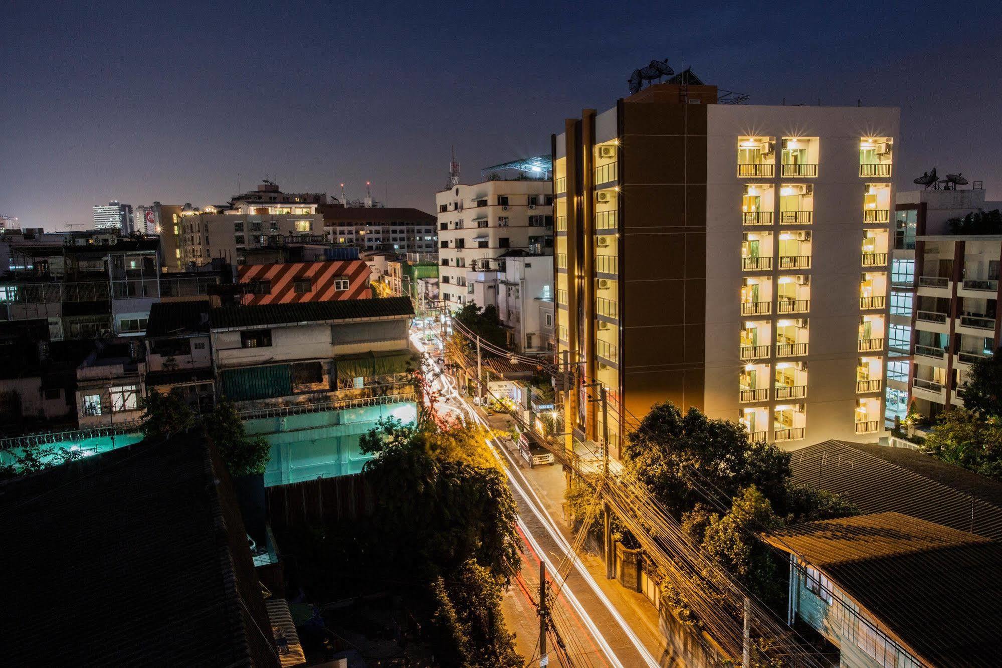 בנגקוק The Aim Sathorn Hotel מראה חיצוני תמונה